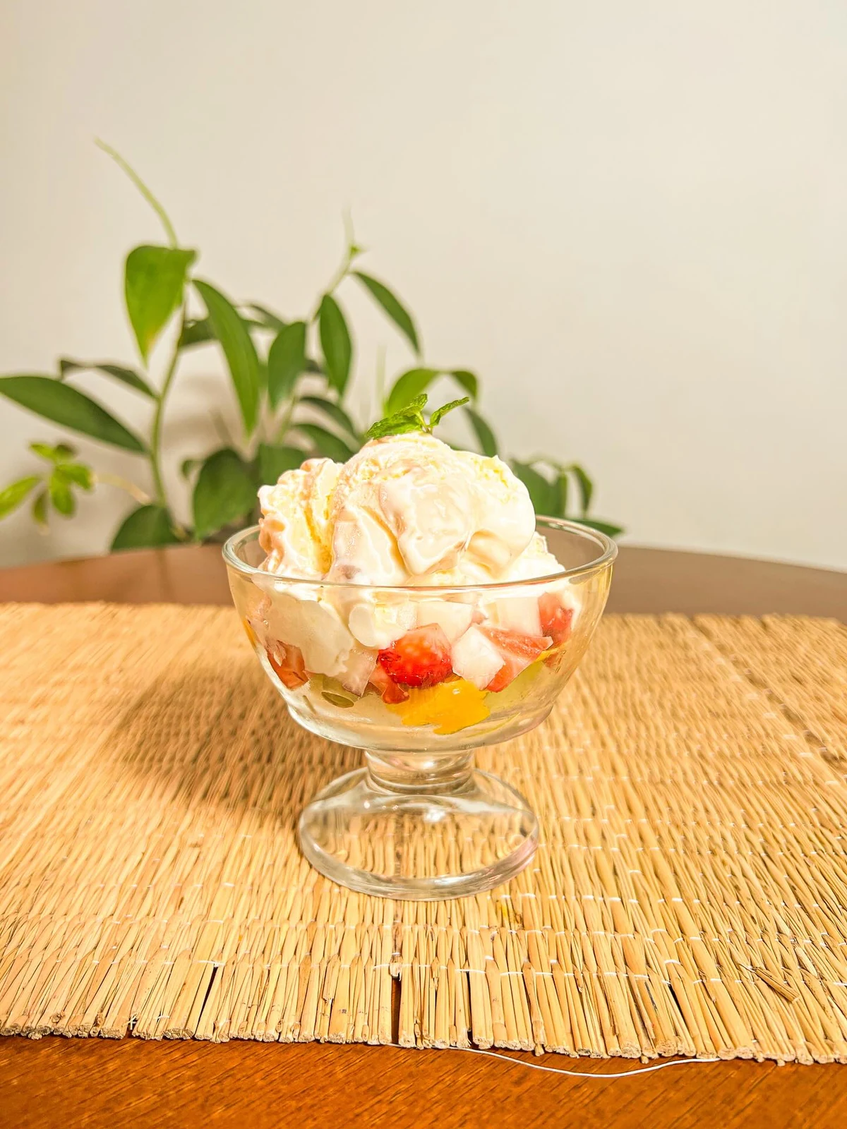 Taça de frutas — publicação de Lyra Confeitaria e Café
